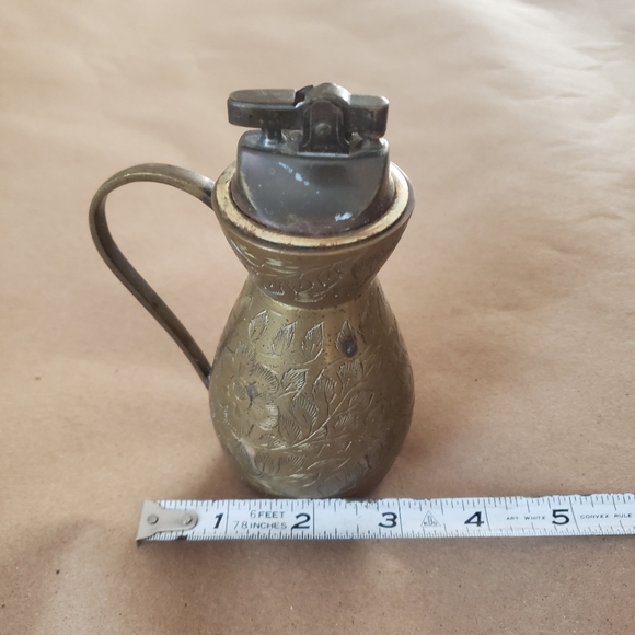 Vintage Etched Brass Pitcher Lighter - Picture 3 of 9